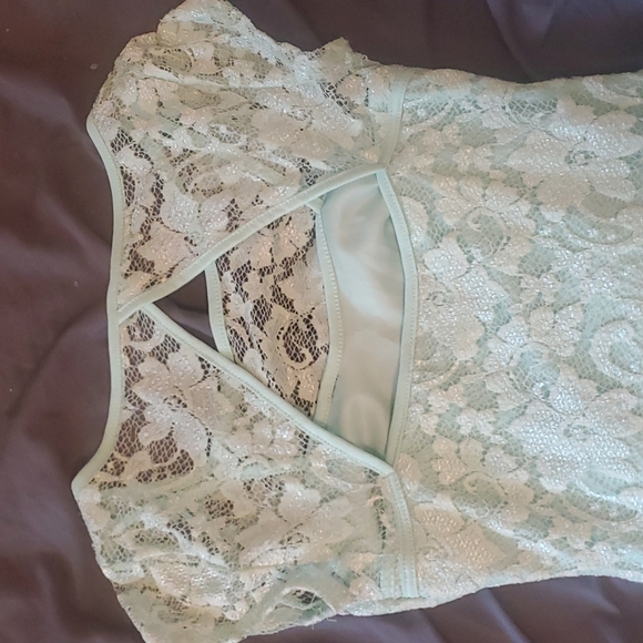 Dress - Picture 3 of 6